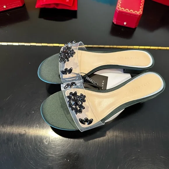 NWT Luxe Summer Spring Minimalist Zara Bejeweled Vinyl Flat